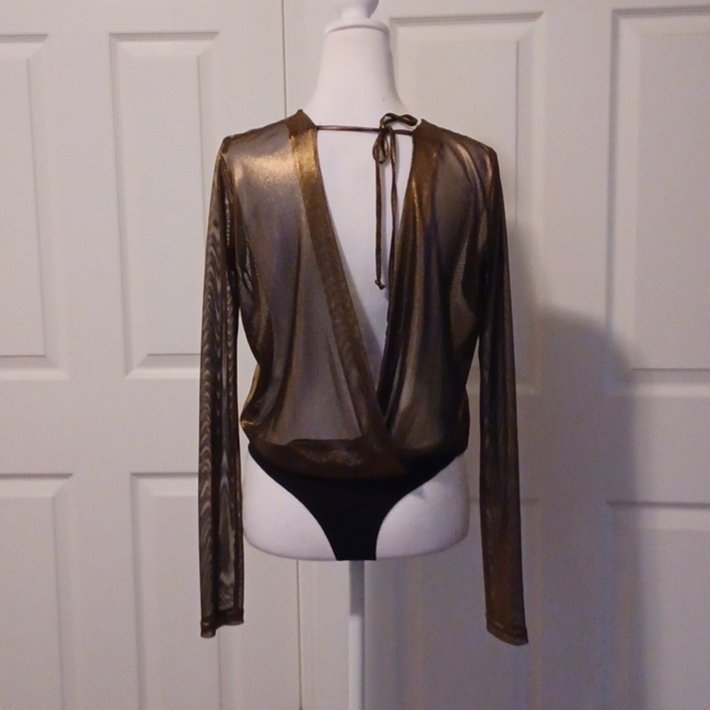 < BCBG Gold Metallic Long Sleeve Bodysuit Women's Size XSmall